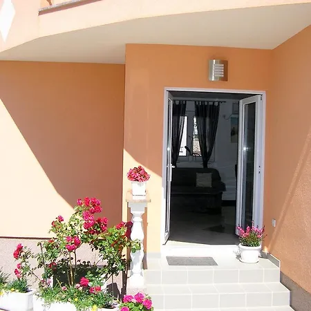 Gostinjska kuća Sonja 4*
