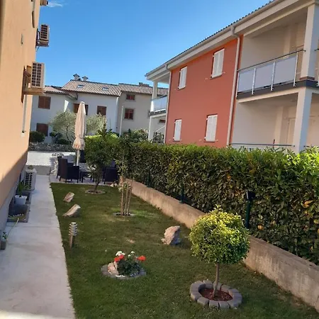 Sonja 4*