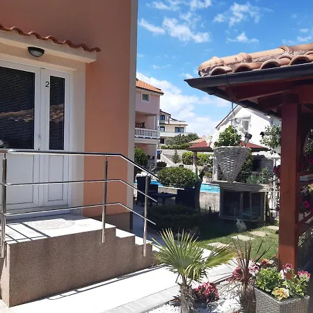 Πανσιόν Sonja 4*